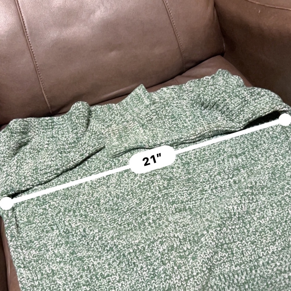 Margeaux & Ellie Green V Neck Sweater Size Large - Picture 6 of 6